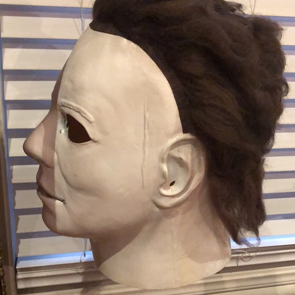 Michael Myers Face Mask - Halloween 1978 Movie - Picture 6 of 6